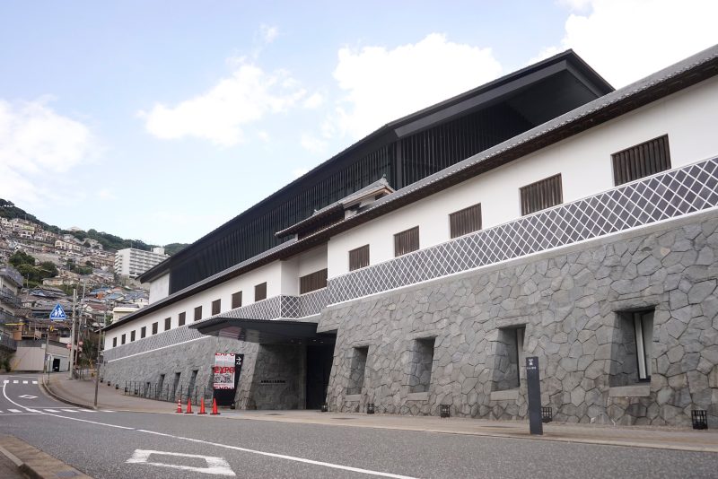 “お諏訪さん”にお参りしながら歴史を学び、体感するまち歩き