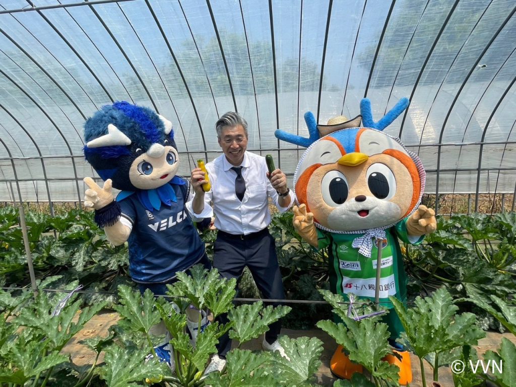 五島のだいしぜんのなかできゃいきゃいっもぐもぐっ♪