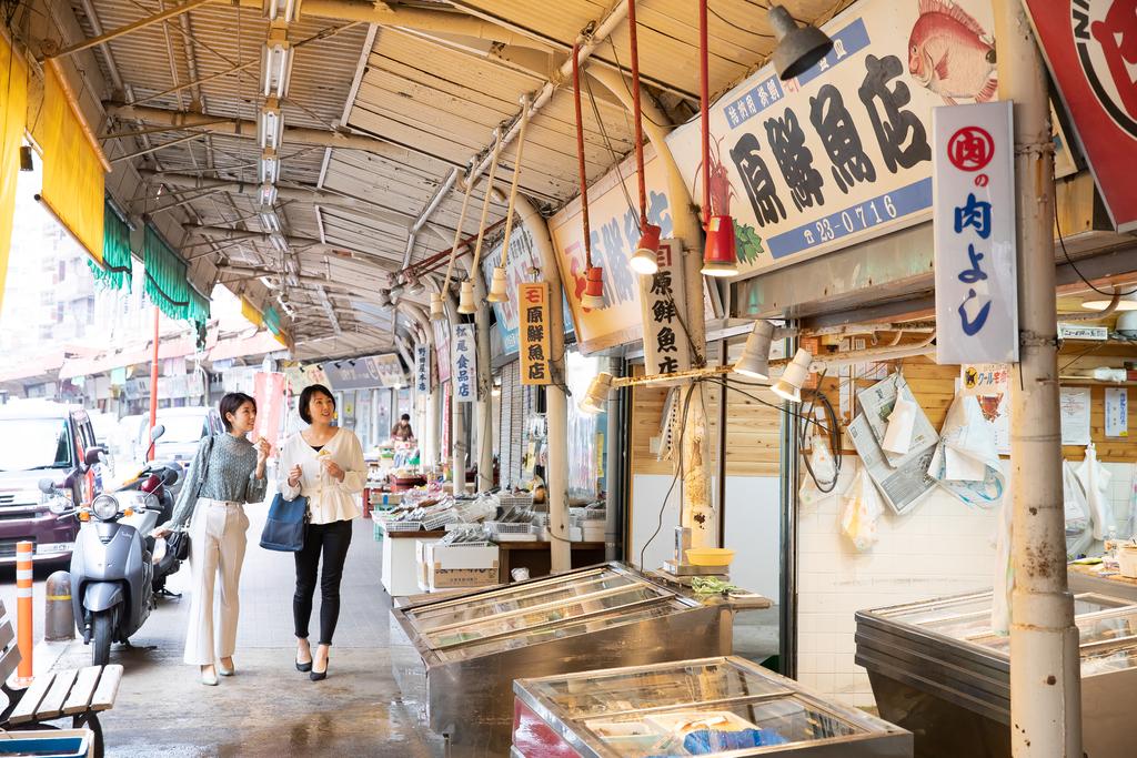 戸尾市場・とんねる横丁