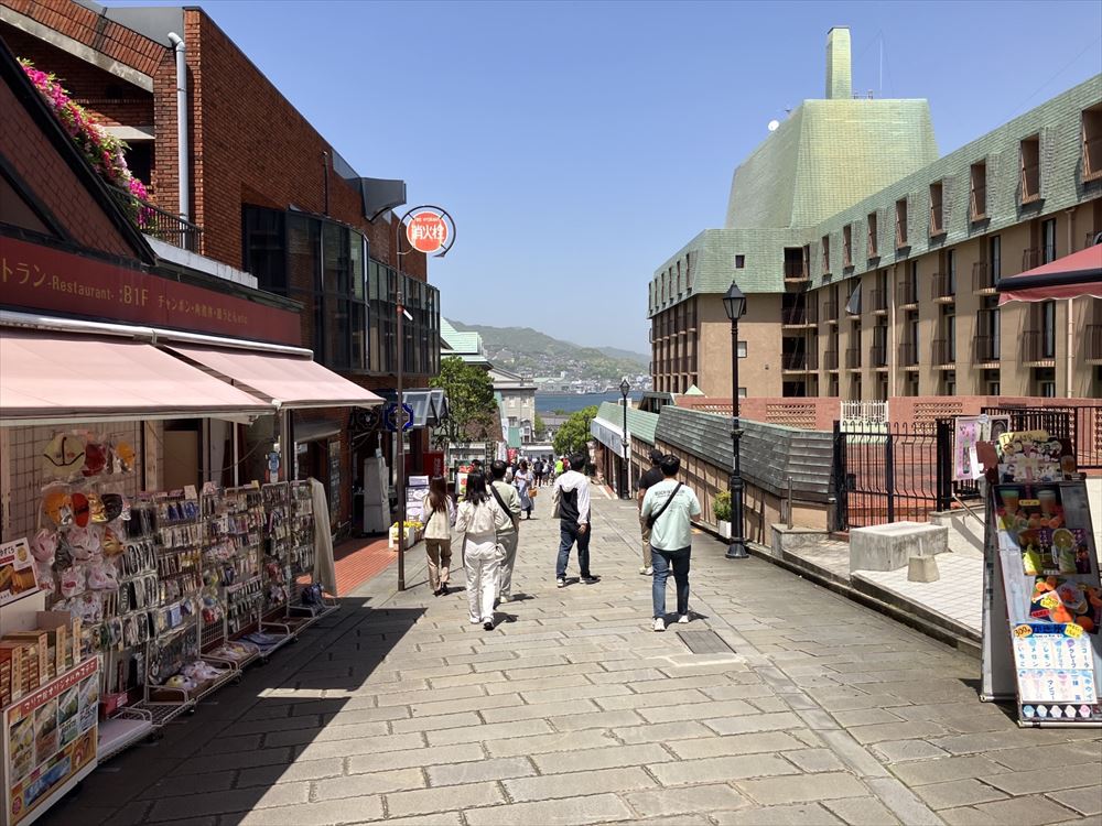 グラバー坂（おみやげ通り）