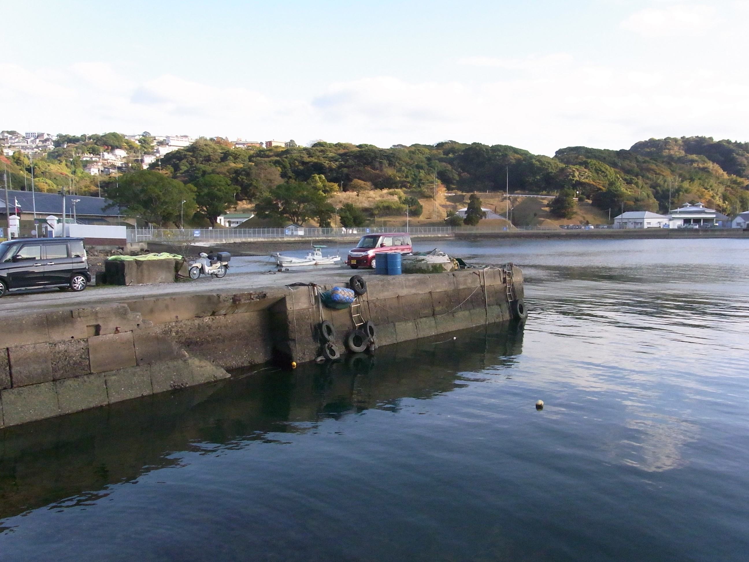 旧軍需部第二突堤（米海軍前畑火薬庫）