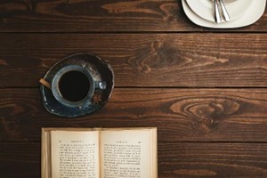 テイクアウトコーヒーとコーヒー豆を購入して楽しめるカフェでコーヒー飲み比べコース