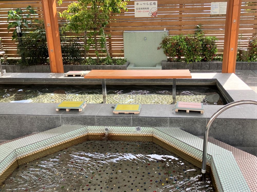 嬉野温泉【名所の足湯】＋【名物の湯どうふ】を楽しむ、街ぶら『美脚』さんぽ