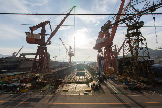 ジャイアントカンチレバークレーン/第4ドック