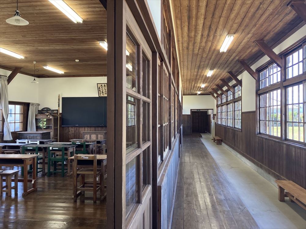 旧神代村立神代中学校校舎