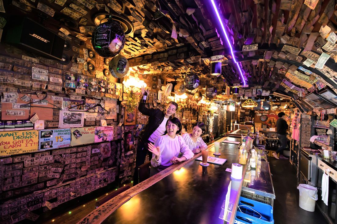 外国人バー／ジャズバー「街」