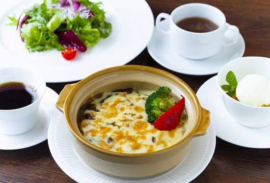 プレミアホテル門司港「Red&Blackステーキハウス」