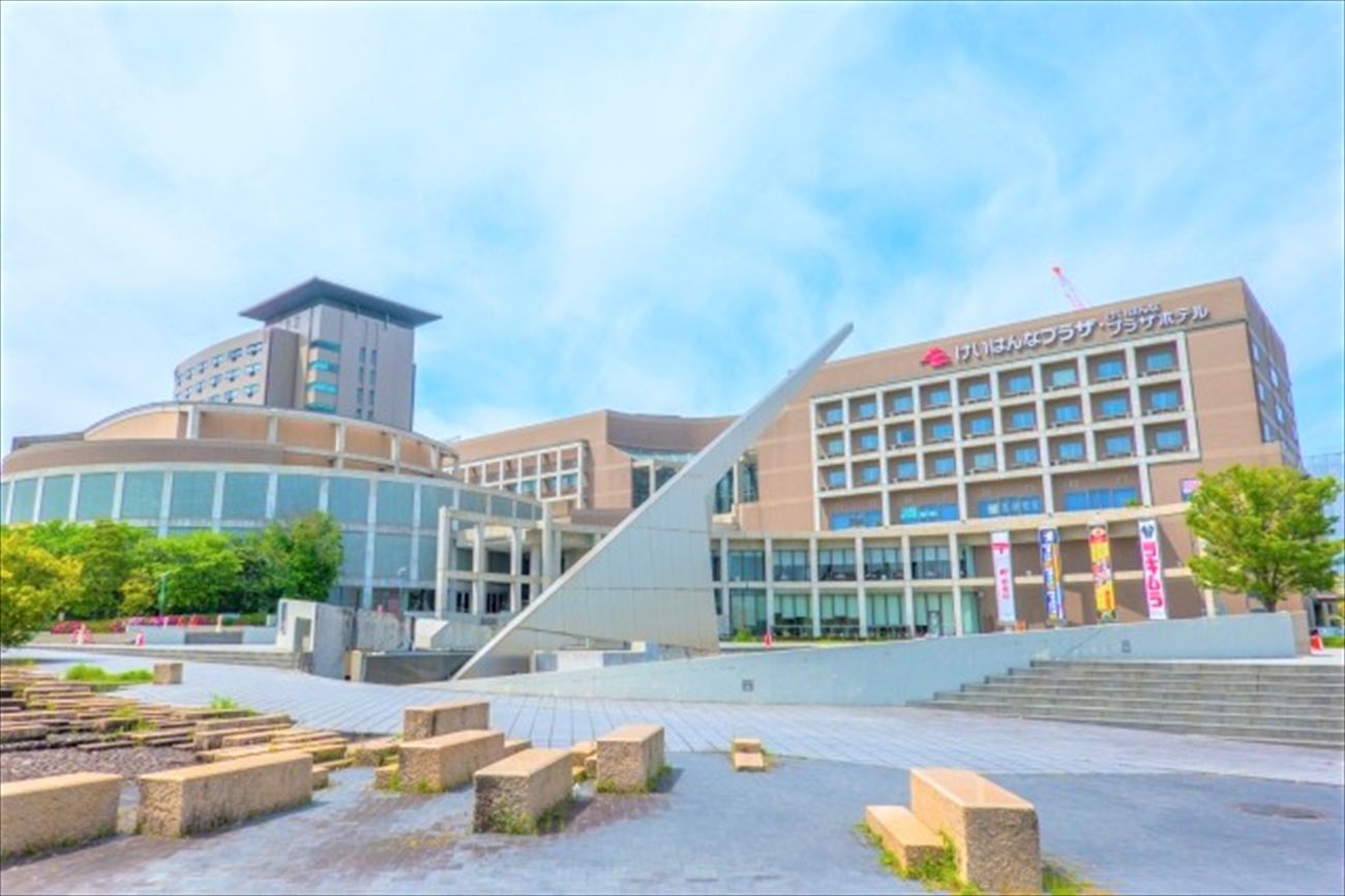 けいはんなプラザ　日時計広場